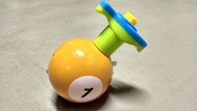 3388D Игрушка Мячик вращающийся озвуч.(заводной) 