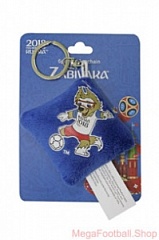T11795 FIFA-2018 плюш. брелок-подушечка с термопринтом Zabivaka Kickingl 6*6 см на карте 9*12 см